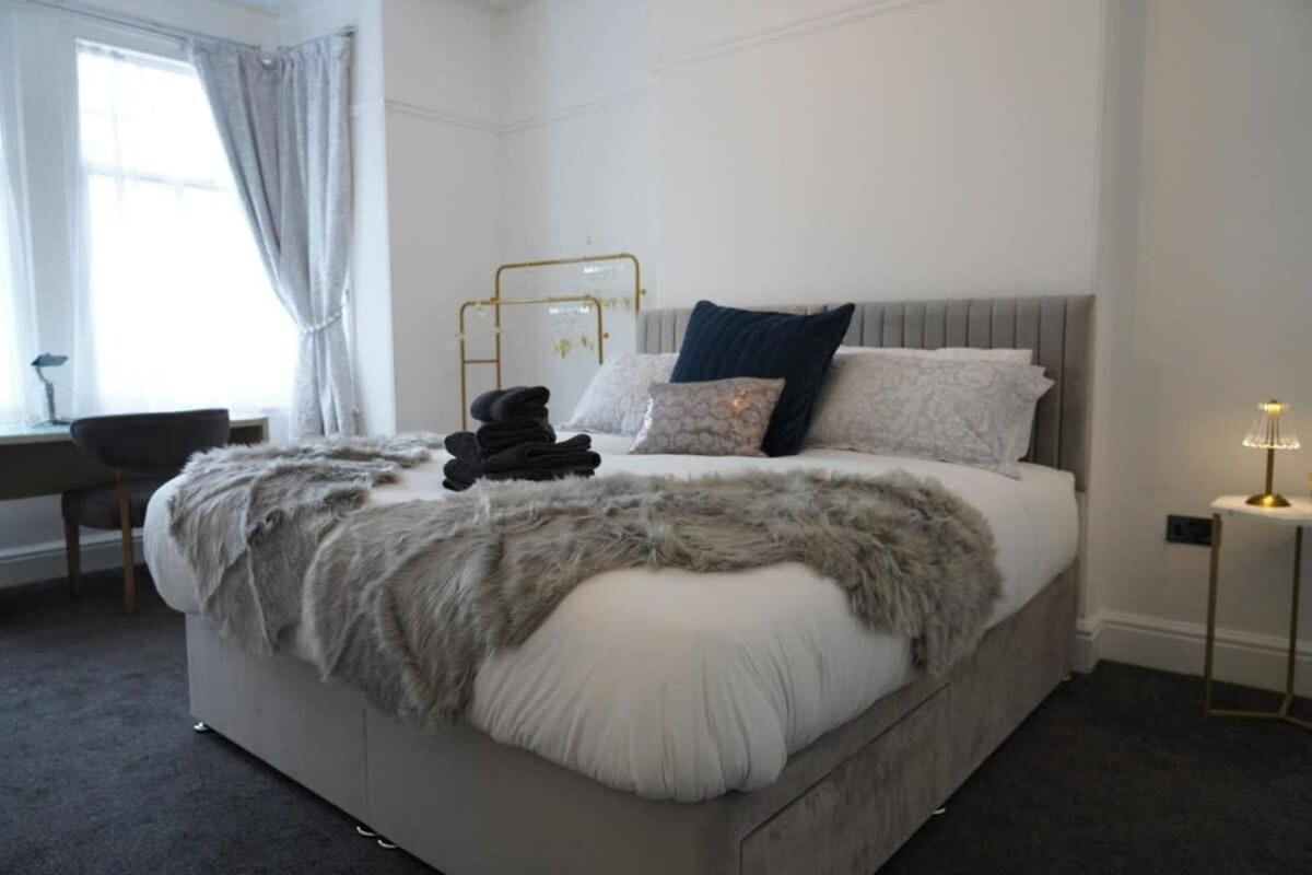 Modern Spacious 6 Bed In With Parking * Plymouth
